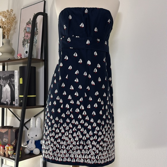 Vineyard Vines Dresses & Skirts - Nautical design Strapless Sheath dress